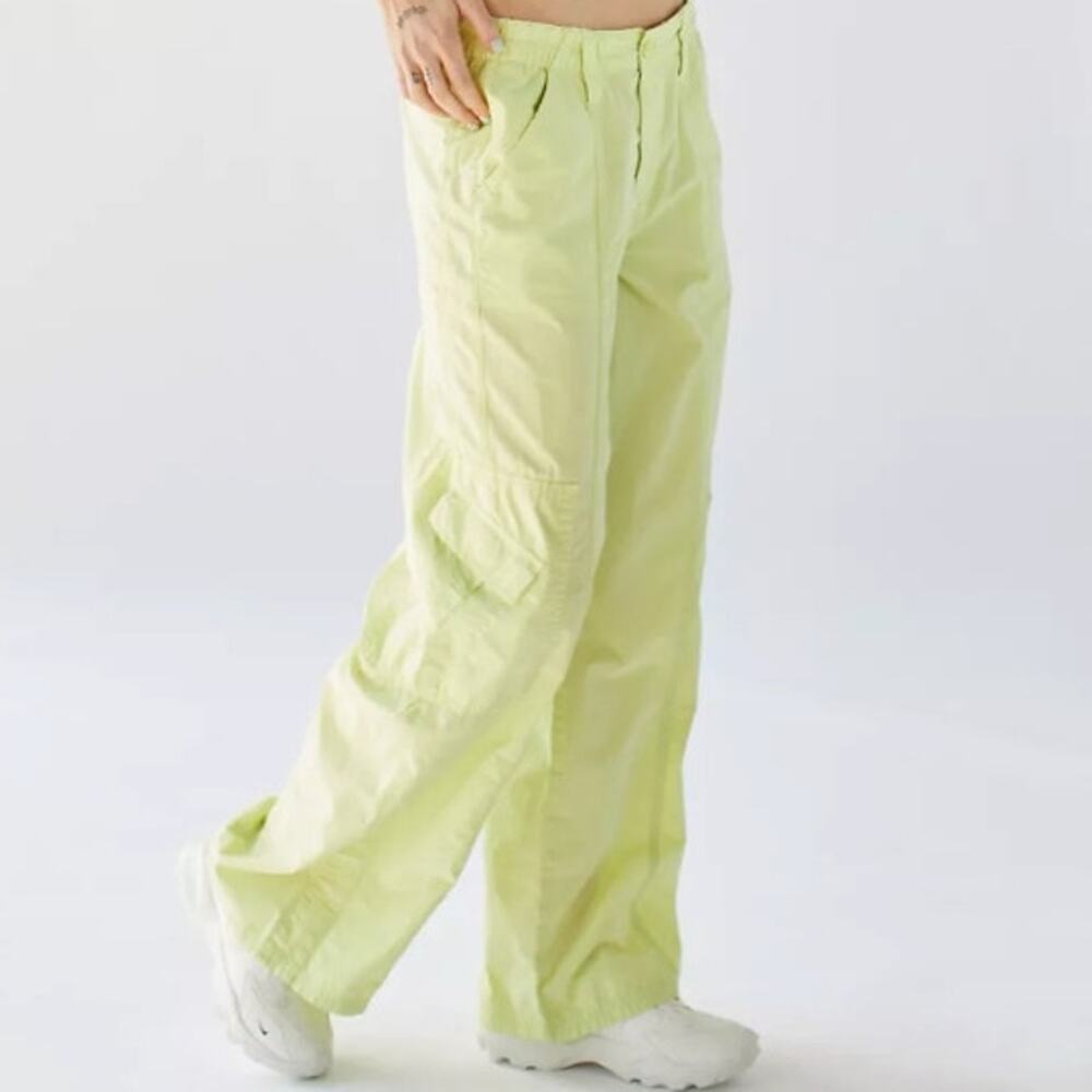 BDG Urban Outfitters NWOT Lime Y2K Low Rise Baggy Wide Leg Cotton Cargo Pant - Picture 2 of 11